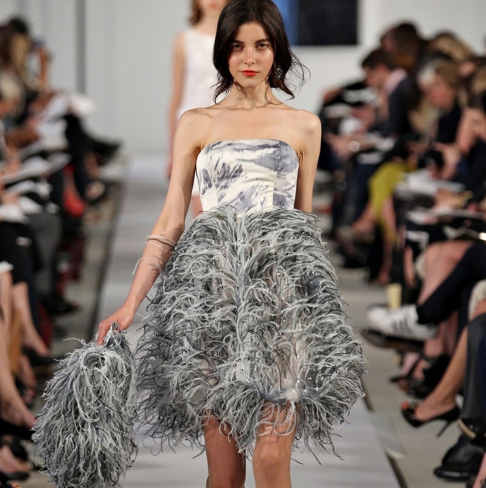 ♡$5,200 OSCAR DE LA RENTA PICASSO ART EXCL SILK OSTRIC FEATHER RUNWAY DRESS US 2